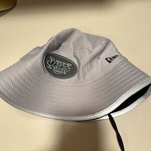 New Era New York JetsLight Gray Bucket Hat